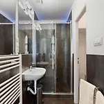 Golden Stage Nook By Interhome Lejlighed Prag