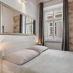 Golden Stage Nook By Interhome Lejlighed