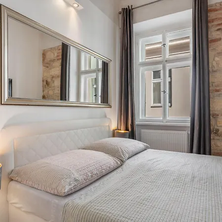 Golden Stage Nook By Interhome Appartement